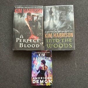 Set of Kim Harrison Hollows series books